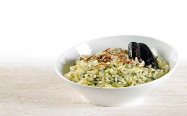 Risotto con espinacas y morcillas coctel